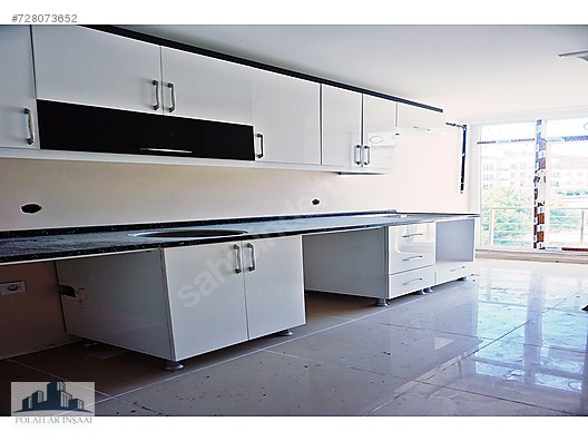 BEYLİKDÜZÜ KAVAKLIDA 2+1 ARAKAT DAİRE FIRSATI..... #728073652