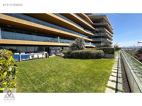 ZORLU CENTER DISA BAKAN TARAFTA BAHCE KULLANIMLI ACIK OFIS