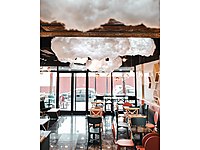 Karsilama Hostesi Barcelona Lounge Cafe Izmir